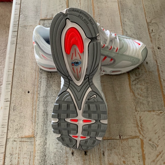 🌟NIKE AIR MAX🌟Tailwind IV ‘Red Orbit-Wolf Grey’ - Picture 5 of 8